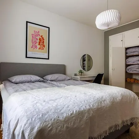 Apartment Idyllic One Bedroom In The Center Of For Four People