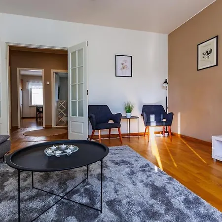 Apartment Idyllic One Bedroom In The Center Of For Four People *